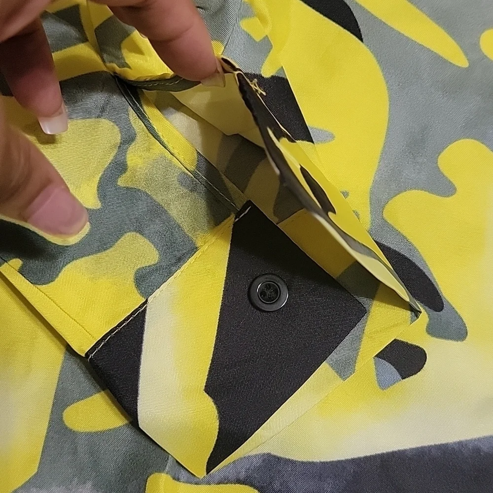 Button up - Picture 3 of 5